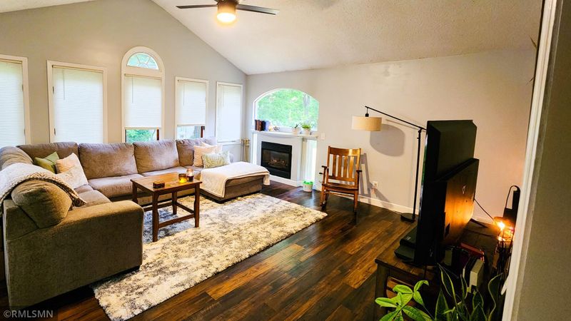 411 W 1st St, Chaska, MN 55318