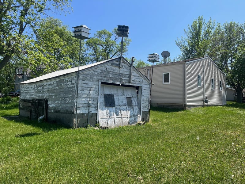 198 2nd Ave W, Wood Lake, MN 56297