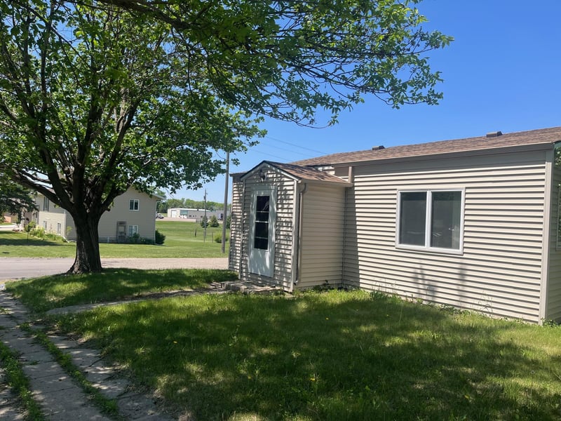 198 2nd Ave W, Wood Lake, MN 56297