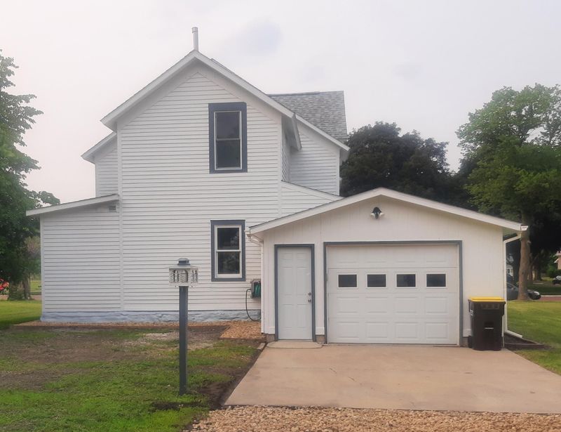 818 7th Ave N, Saint James, MN 56081