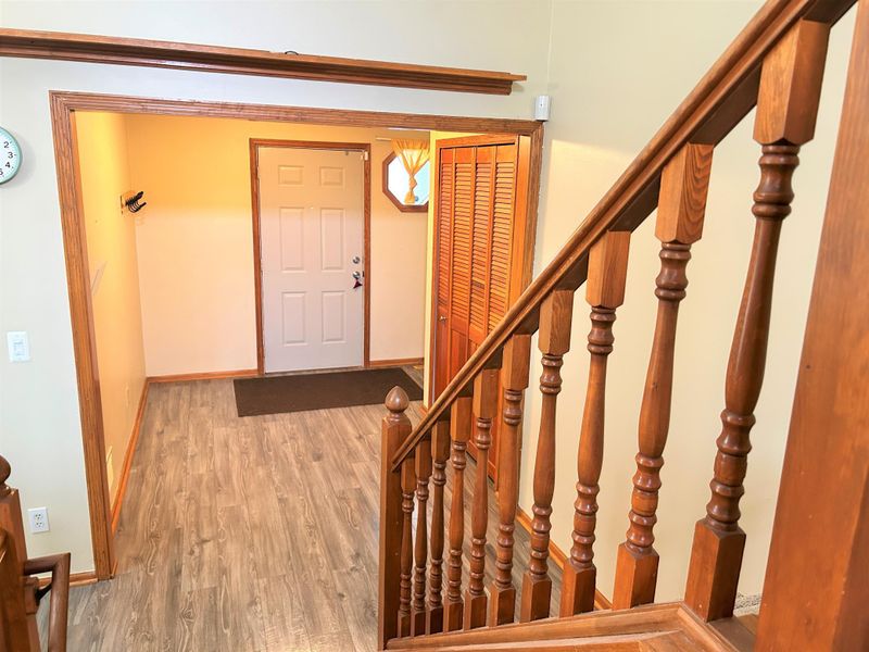 6548 N Upper 20th St N, Oakdale, MN 55128
