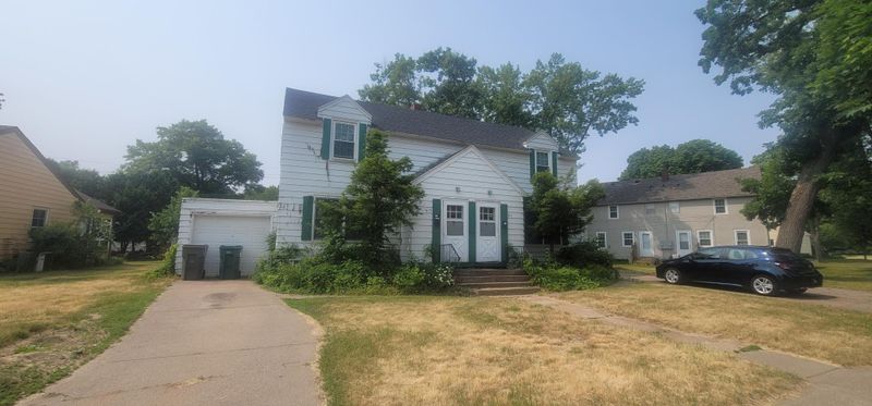 611613 Putnam Dr, Eau Claire, WI 54701
