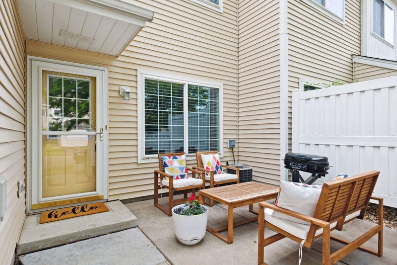 1199 Elmwood Ave, Shakopee, MN 55379