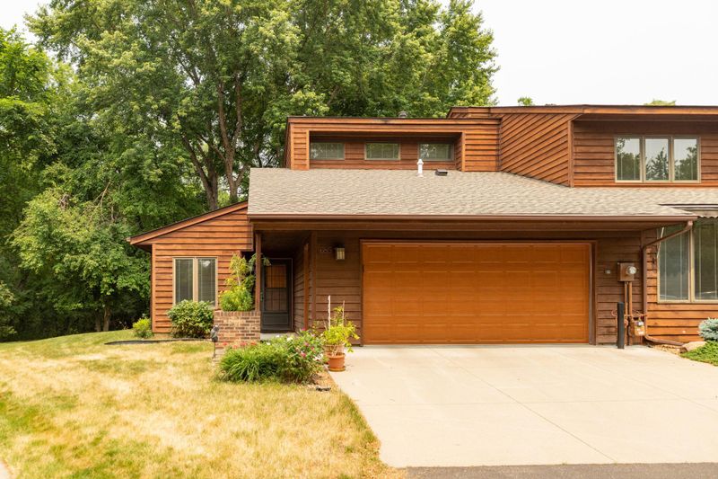 685 16th St SW, Rochester, MN 55902