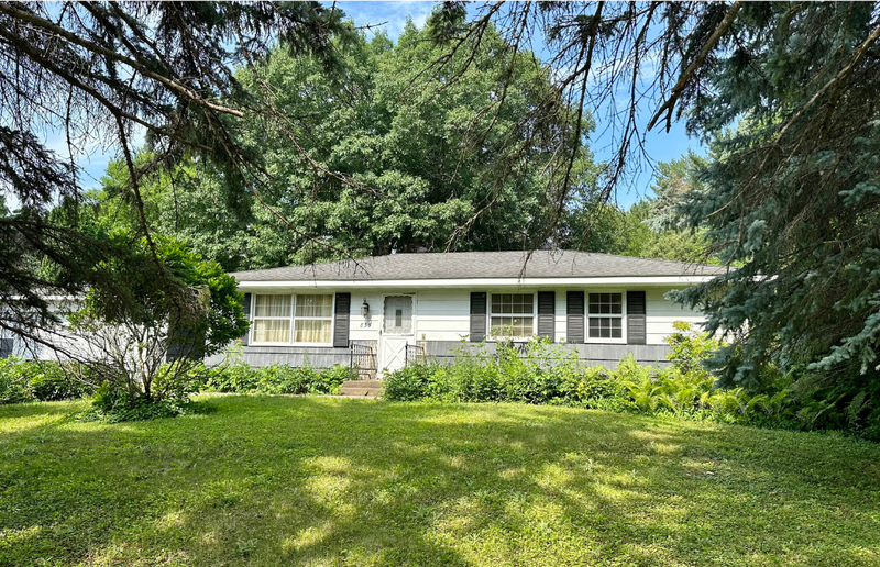 835 Harbor Ln N, Plymouth, MN 55447