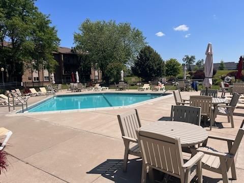 3440 Golfview Dr #113, Eagan, MN 55123