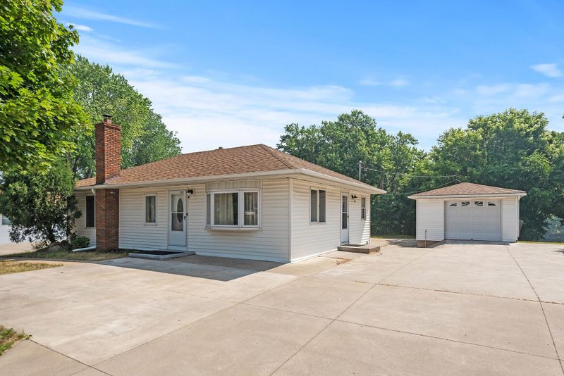 2622 Fairview Ave N, Roseville, MN 55113