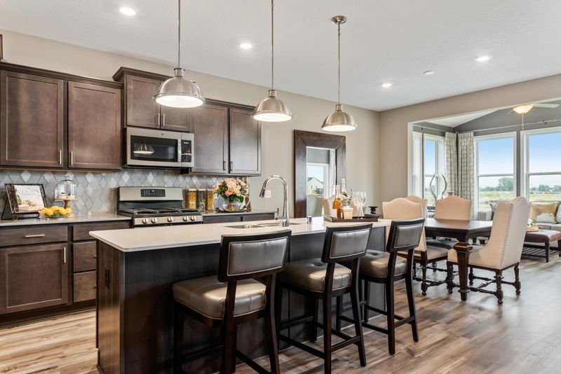 7392 Forest Ln, Lino Lakes, MN 55038