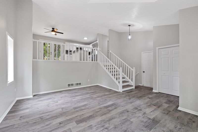302 8th St N, Sartell, MN 56377