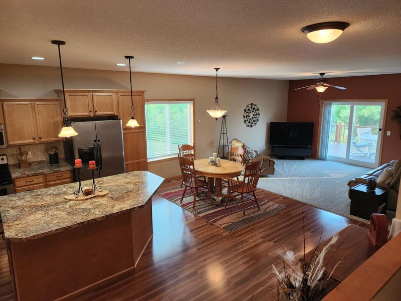 885 Bur Oak Ln, Watertown, MN 55388