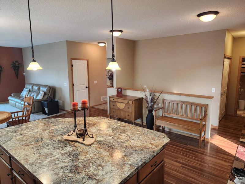 885 Bur Oak Ln, Watertown, MN 55388