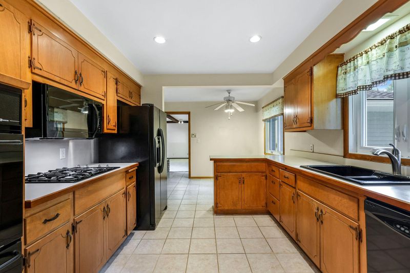 150 Maple Island Rd, Burnsville, MN 55306