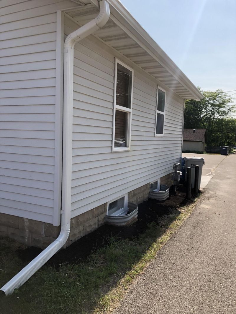 13 3rd Ave NW, Kasson, MN 55944
