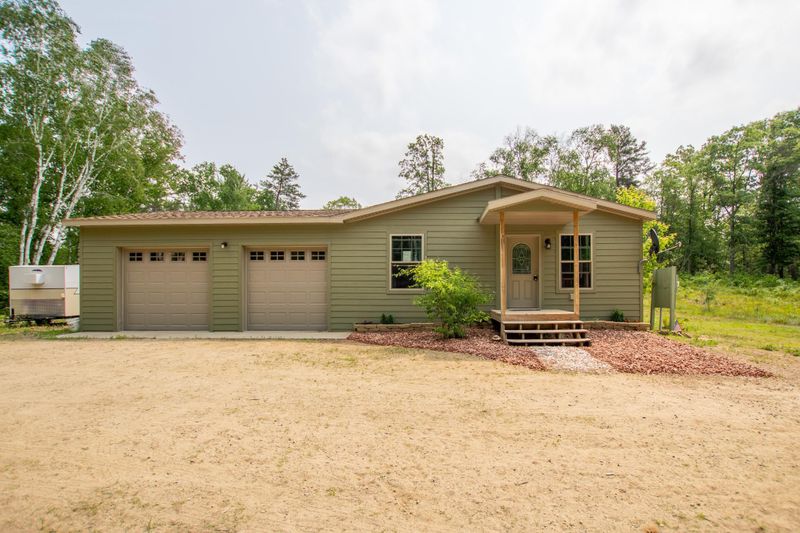 7129 Riverview Dr NE, Bemidji, MN 56601