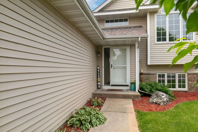 9939 Park Place Dr, Monticello, MN 55362