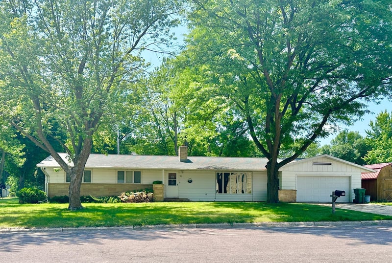 114 S 7th St, Kiester, MN 56051