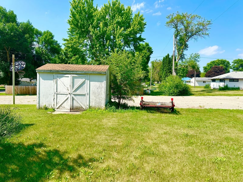 114 S 7th St, Kiester, MN 56051