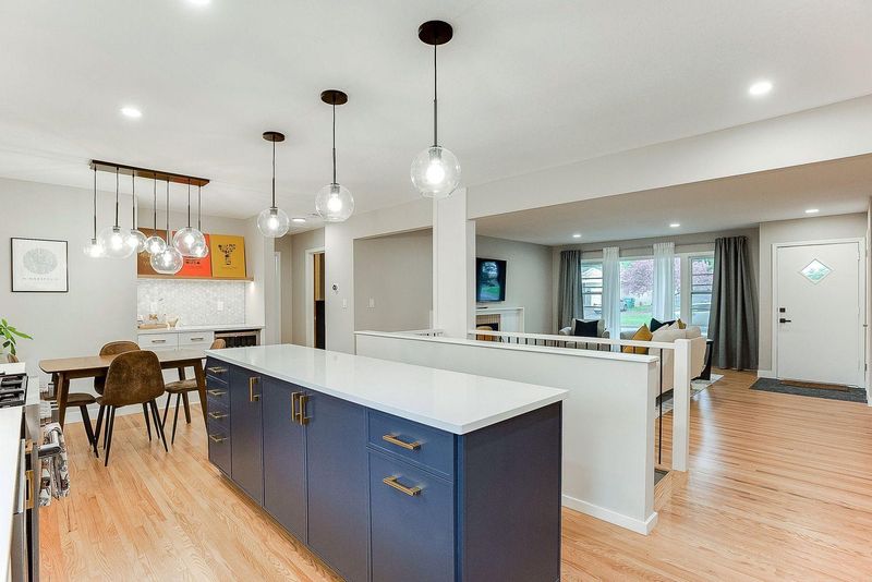 6901 Eliot View Rd, Saint Louis Park, MN 55426