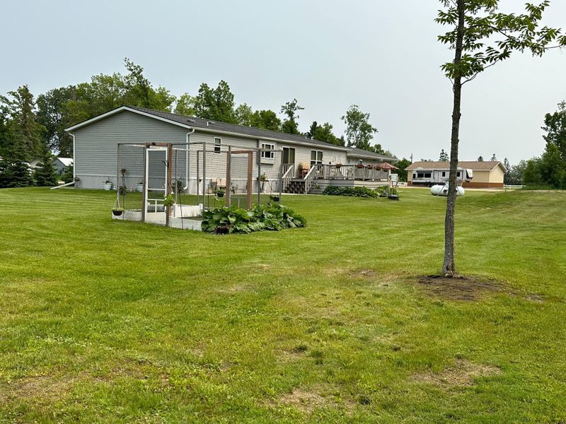 2023 Stanton Dr NW, Baudette, MN 56623