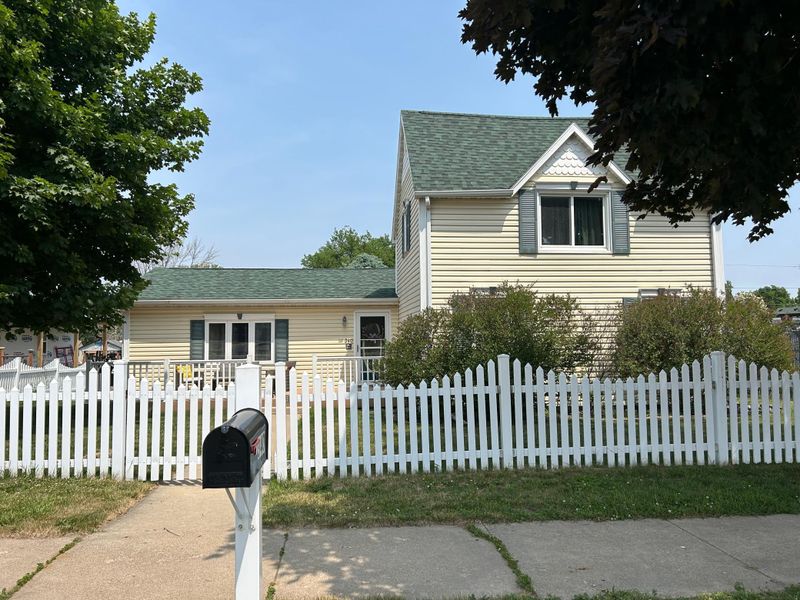 340 1st Ave NW, Plainview, MN 55964