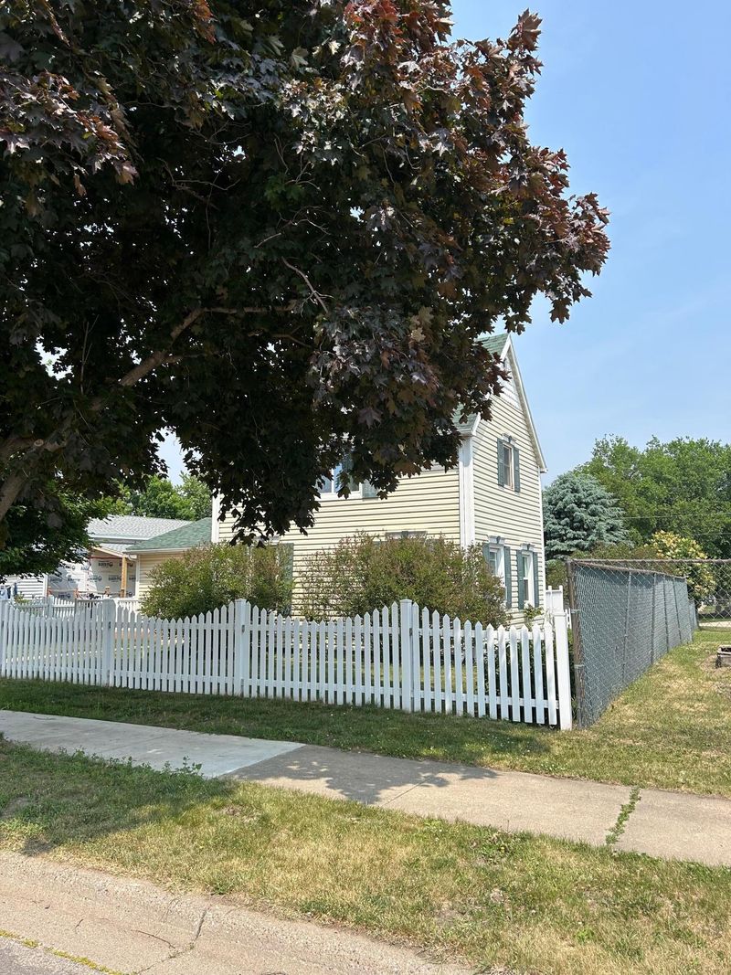 340 1st Ave NW, Plainview, MN 55964