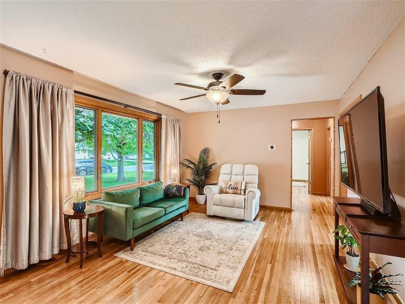 14910 Dallara Ave W, Rosemount, MN 55068