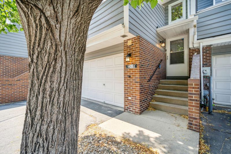 14261 Empire Ave, Apple Valley, MN 55124