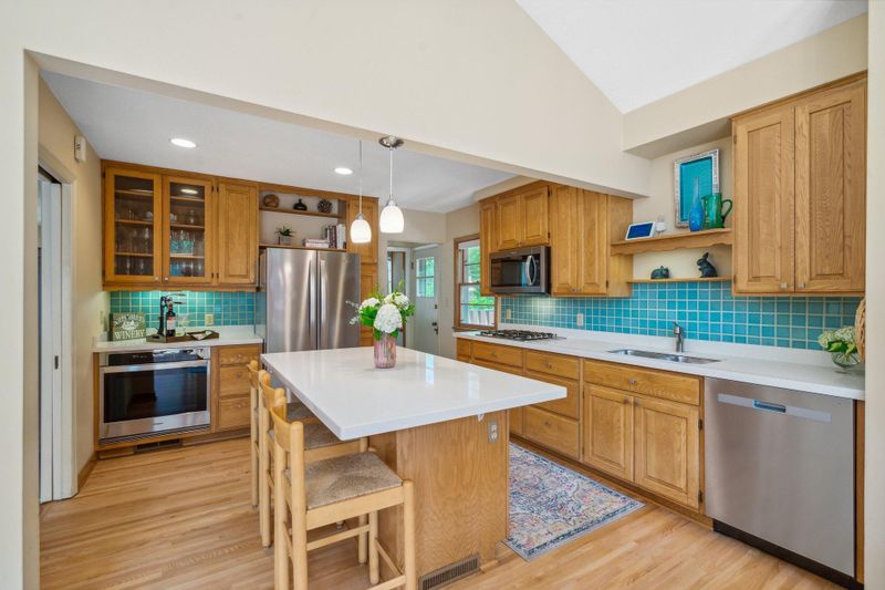 1756 Rome Ave, Saint Paul, MN 55116