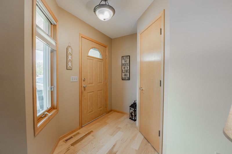 1801 Inwood Ct, Eau Claire, WI 54703