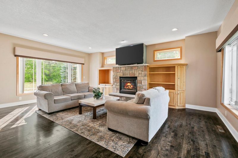 5261 Yvette St, Loretto, MN 55357