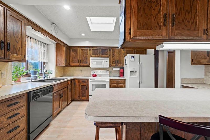 14065 62nd St, Mayer, MN 55360