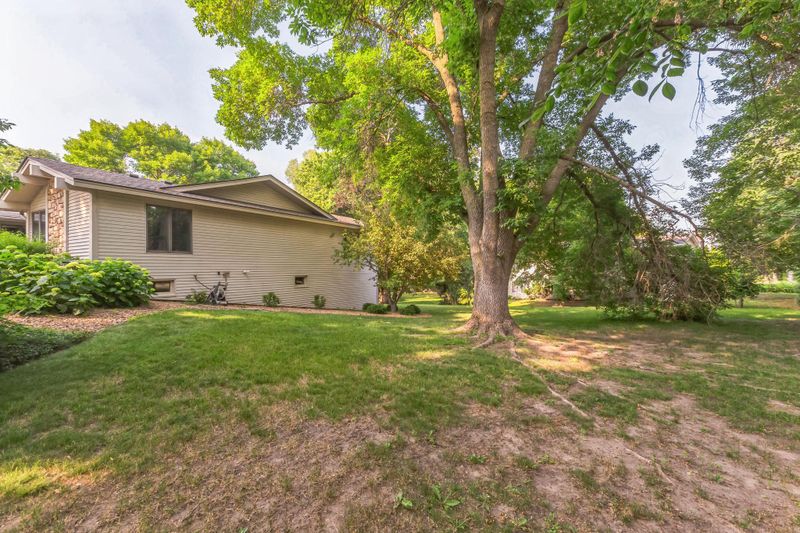 53 Teresa Dr, West Saint Paul, MN 55118