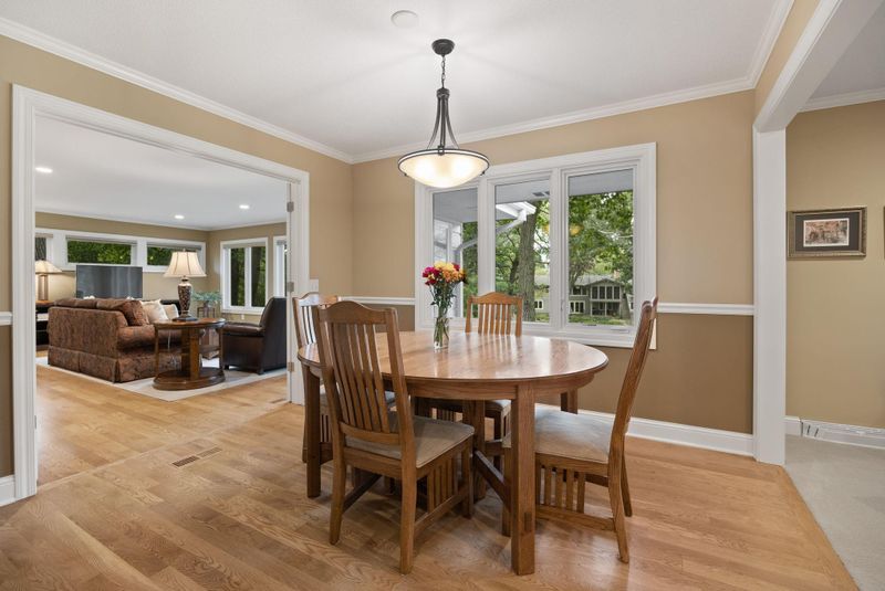 15624 Wing Lake Dr, Minnetonka, MN 55345