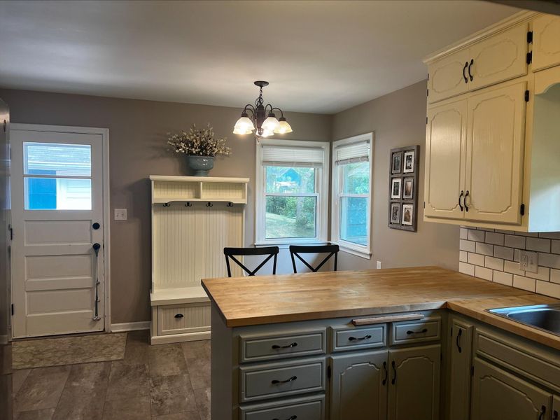 1458 Cope Ave E, Maplewood, MN 55109