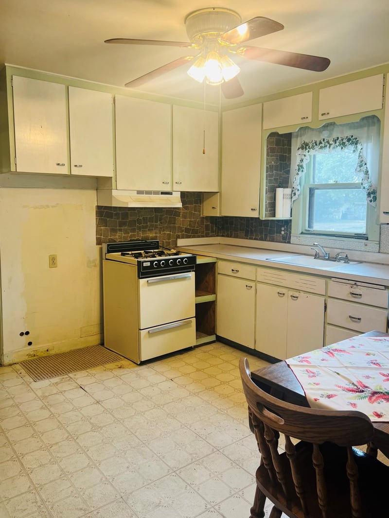 107 E 5th St, Donnelly, MN 56235