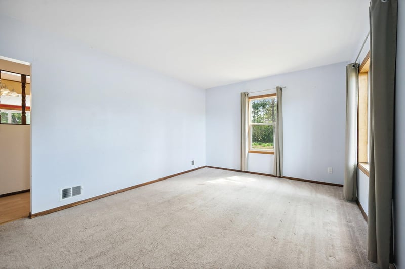 8319 W Broadway Ave, Columbus, MN 55025