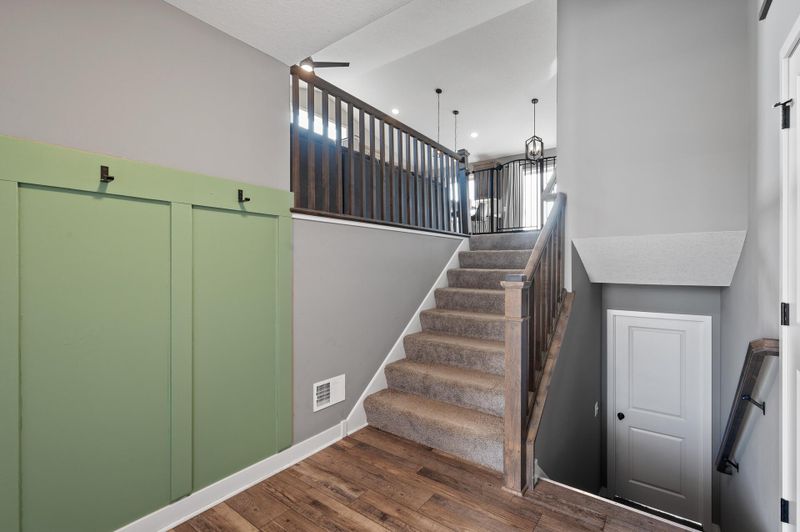 8200 Hummingbird Ln, North Branch, MN 55056