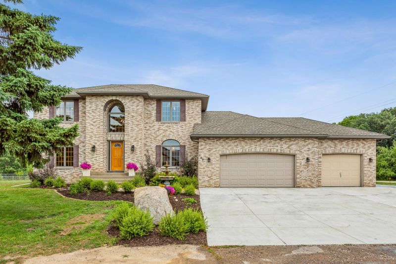 147 Sherwood Rd, Shoreview, MN 55126