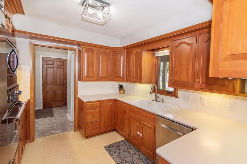 729 Forest Dale Rd, New Brighton, MN 55112