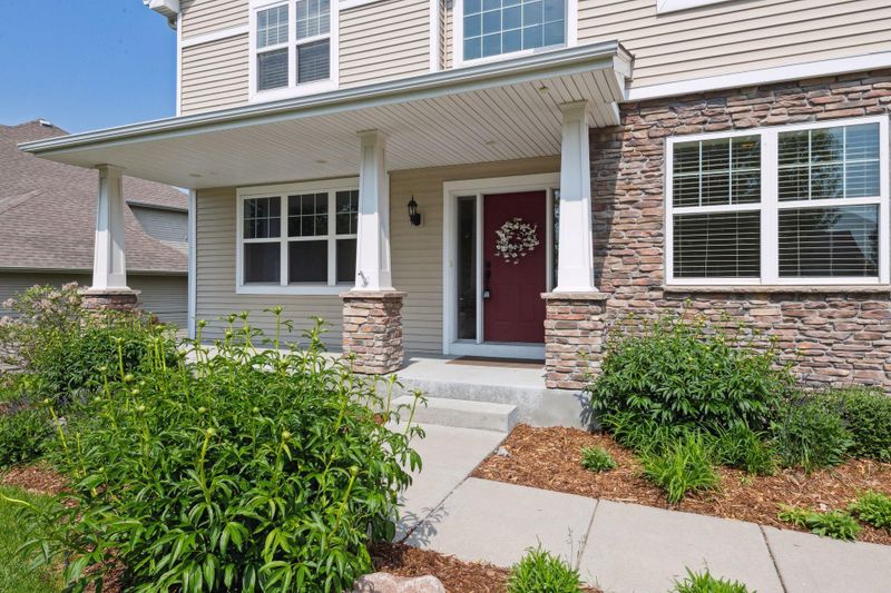 2540 Acorn Rn, Victoria, MN 55386