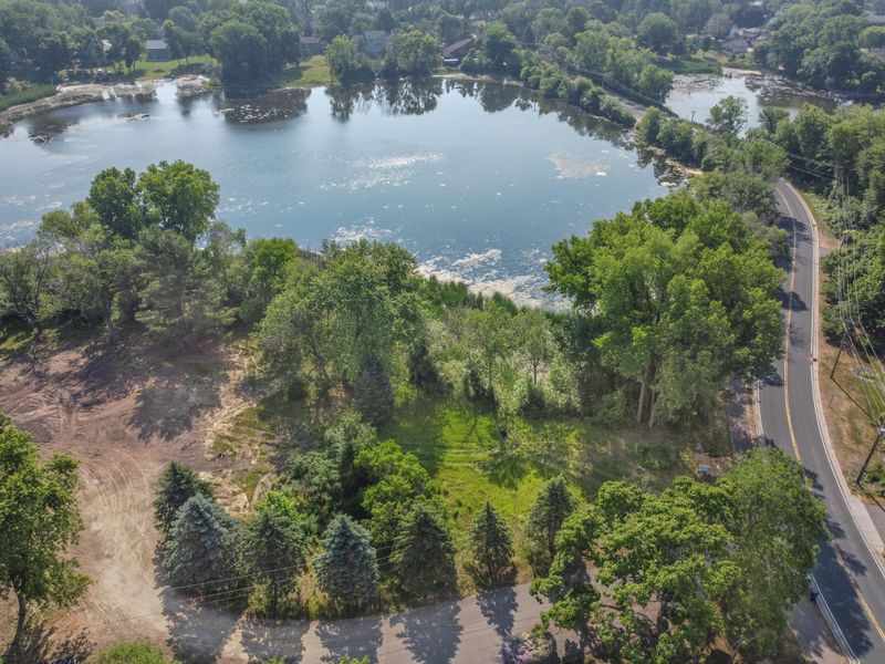945 Wagon Wheel Trl, Mendota Heights, MN 55120