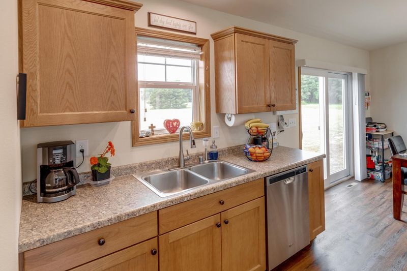 1006 Prairiewood Dr SW, Pillager, MN 56473