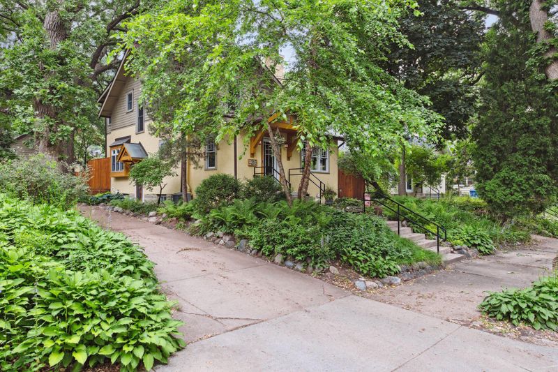 215 Cecil St SE, Minneapolis, MN 55414