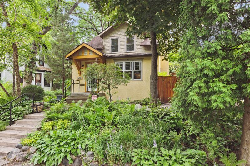 215 Cecil St SE, Minneapolis, MN 55414