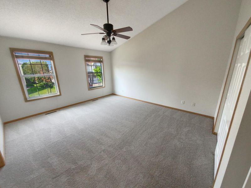 15227 Florist Cir #260, Apple Valley, MN 55124