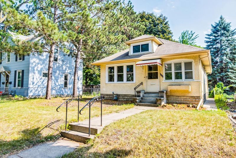 1676 Taylor Ave W, Saint Paul, MN 55104