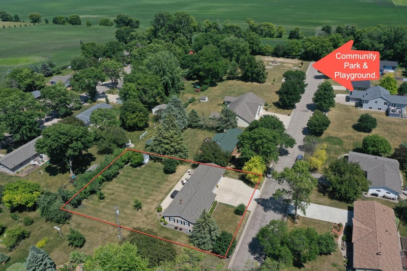 602 2nd Ave S, Raymond, MN 56282