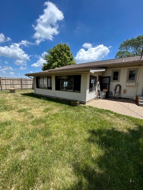 802 4th St, Lyle, MN 55953