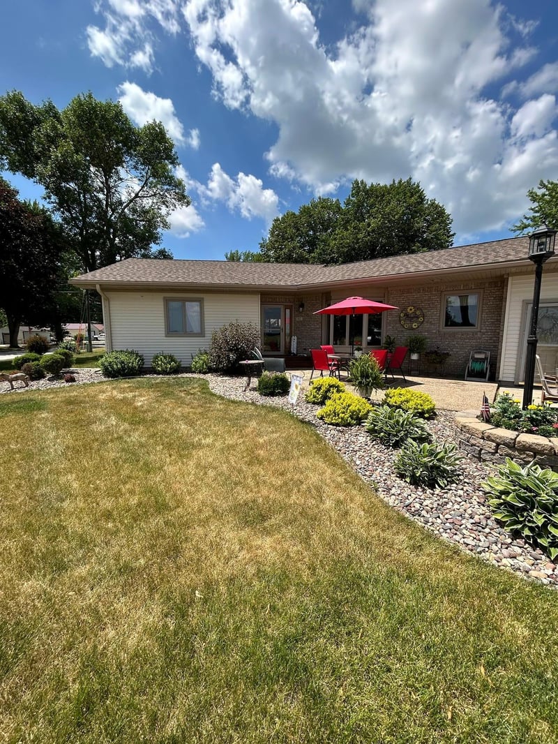 802 4th St, Lyle, MN 55953