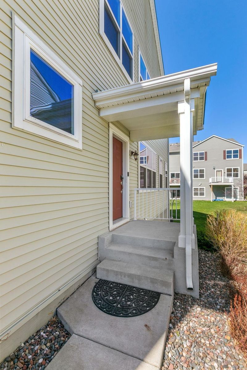9526 Roosevelt Dr, Chanhassen, MN 55317